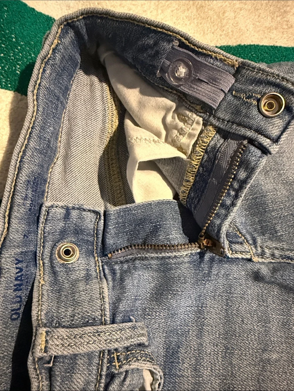 Old Navy girl light